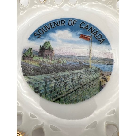 Vintage Souvenir of Canada Reticulated Plate Heart Shaped Gold Trim ELBRO Japan - Picture 2 of 5